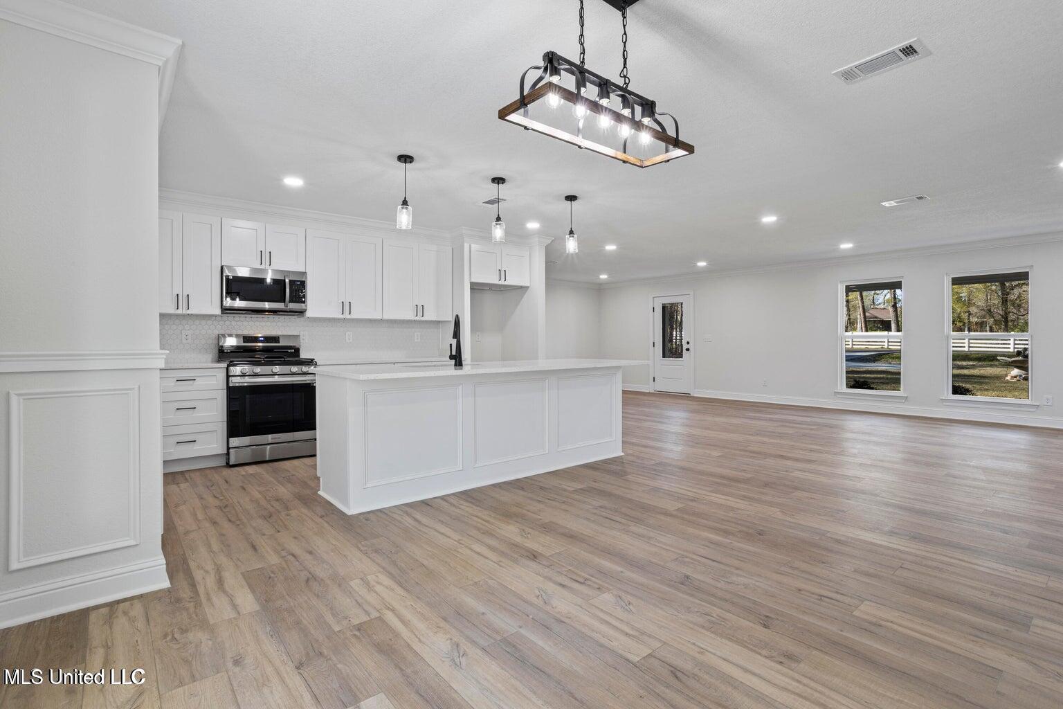 16341 Orange Grove Road Gulfport, MS 39503 - Photo 17 of 38 20250321175933893531000000-o