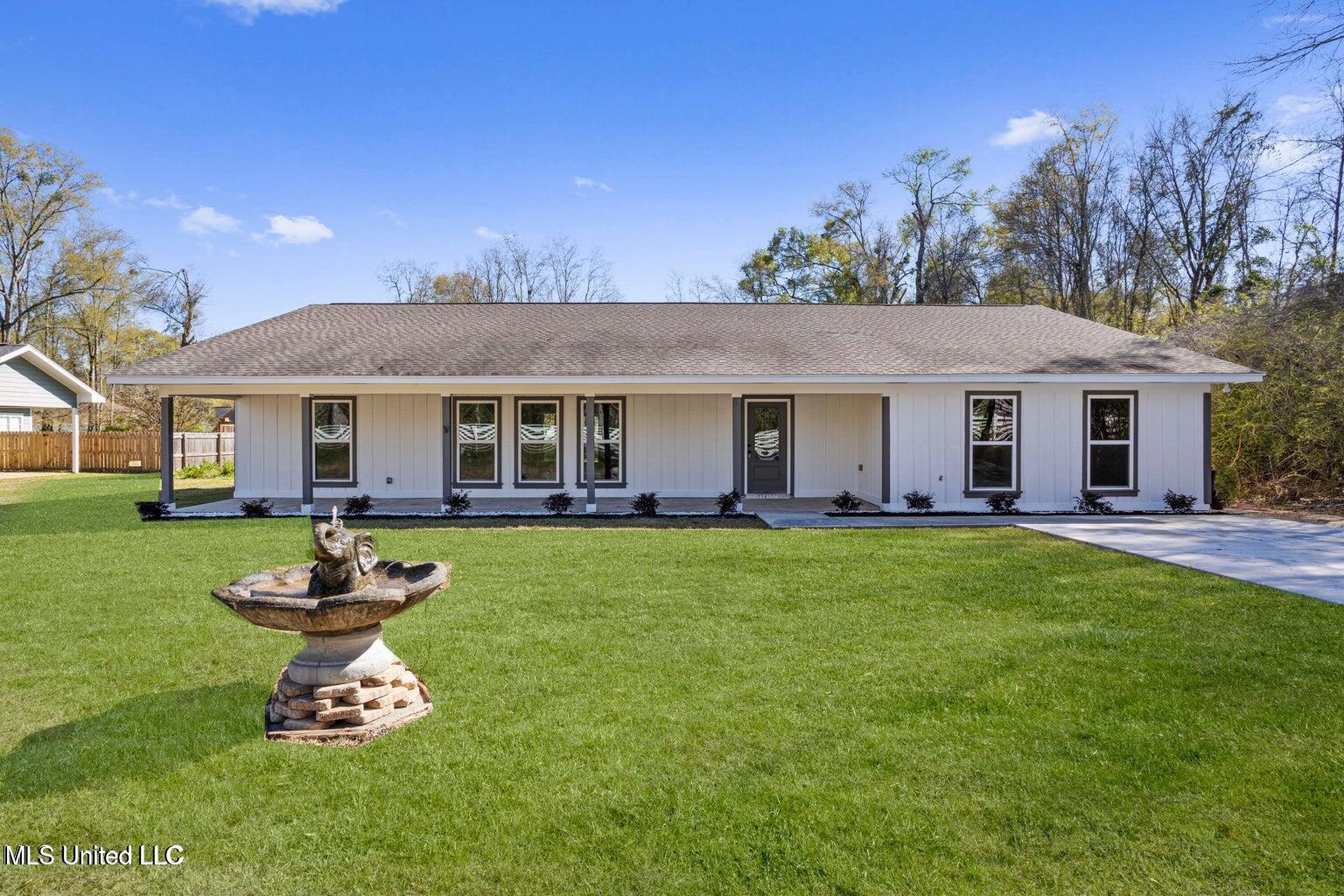 16341 Orange Grove Road Gulfport, MS 39503 - Photo 2 of 38 20250321175844620444000000-o