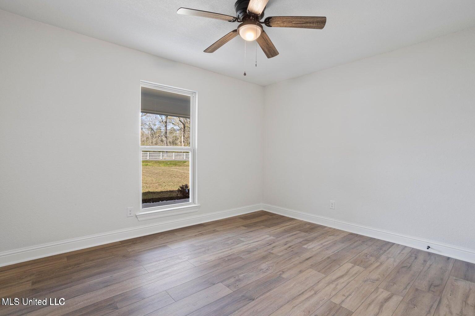 16341 Orange Grove Road Gulfport, MS 39503 - Photo 28 of 38 20250321180000085124000000-o-1