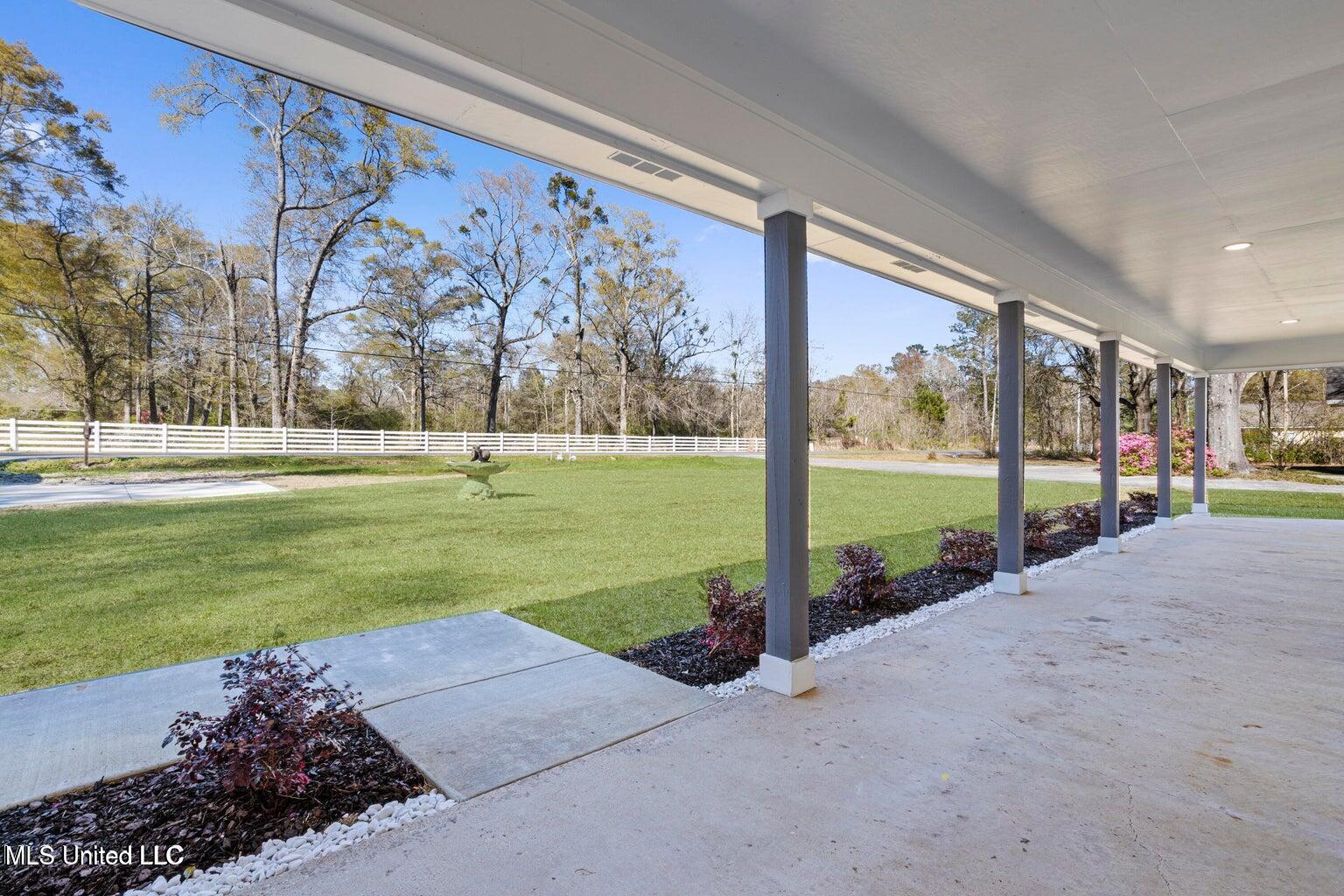 16341 Orange Grove Road Gulfport, MS 39503 - Photo 4 of 38 20250321175857386045000000-o