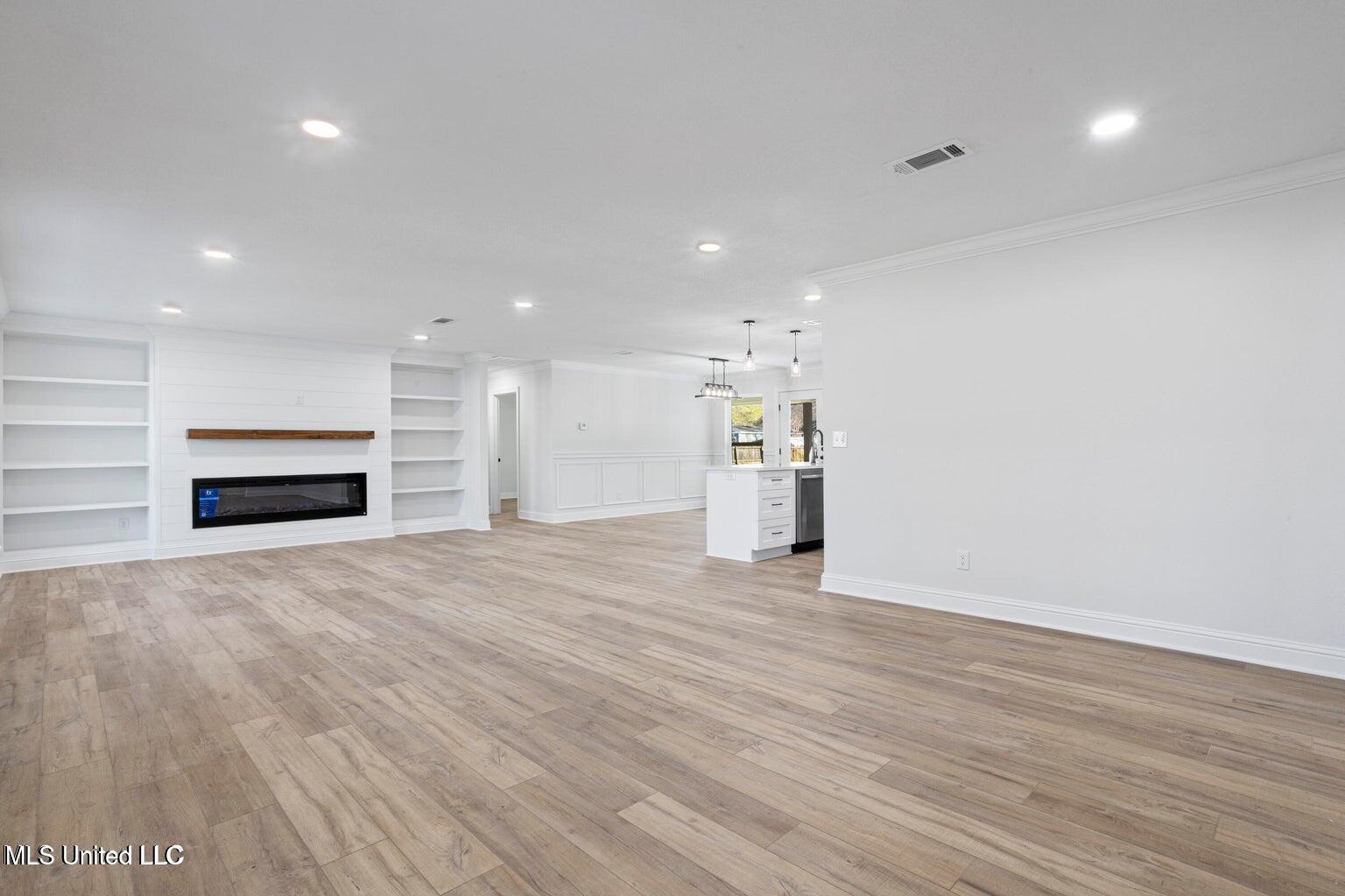 16341 Orange Grove Road Gulfport, MS 39503 - Photo 5 of 38 20250321175902839020000000-o