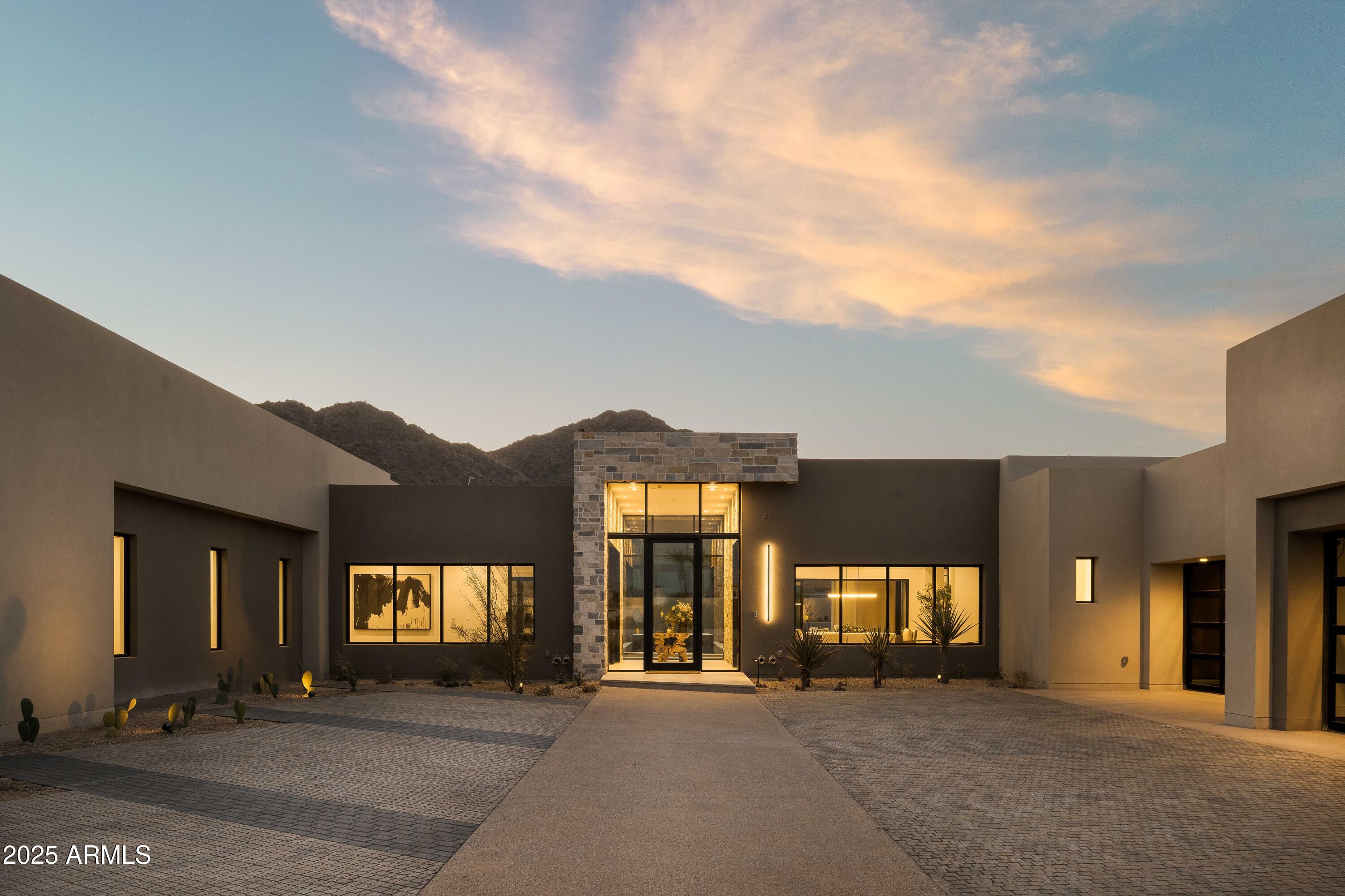 5327 North Invergordon Road Paradise Valley, AZ 85253 - Photo 2 of 57 Exterior Elevation