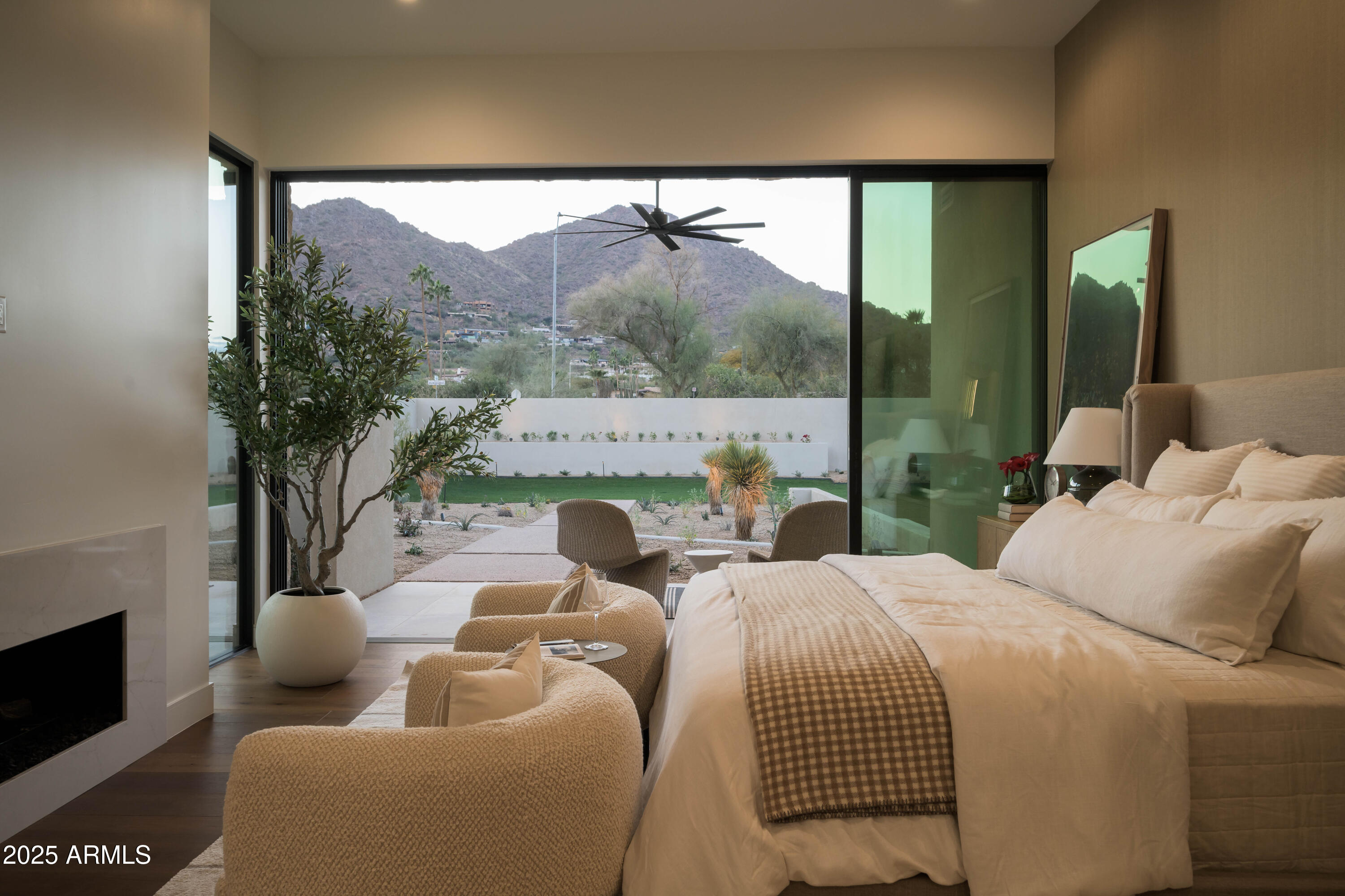 5327 North Invergordon Road Paradise Valley, AZ 85253 - Photo 27 of 57 Primary Bedroom