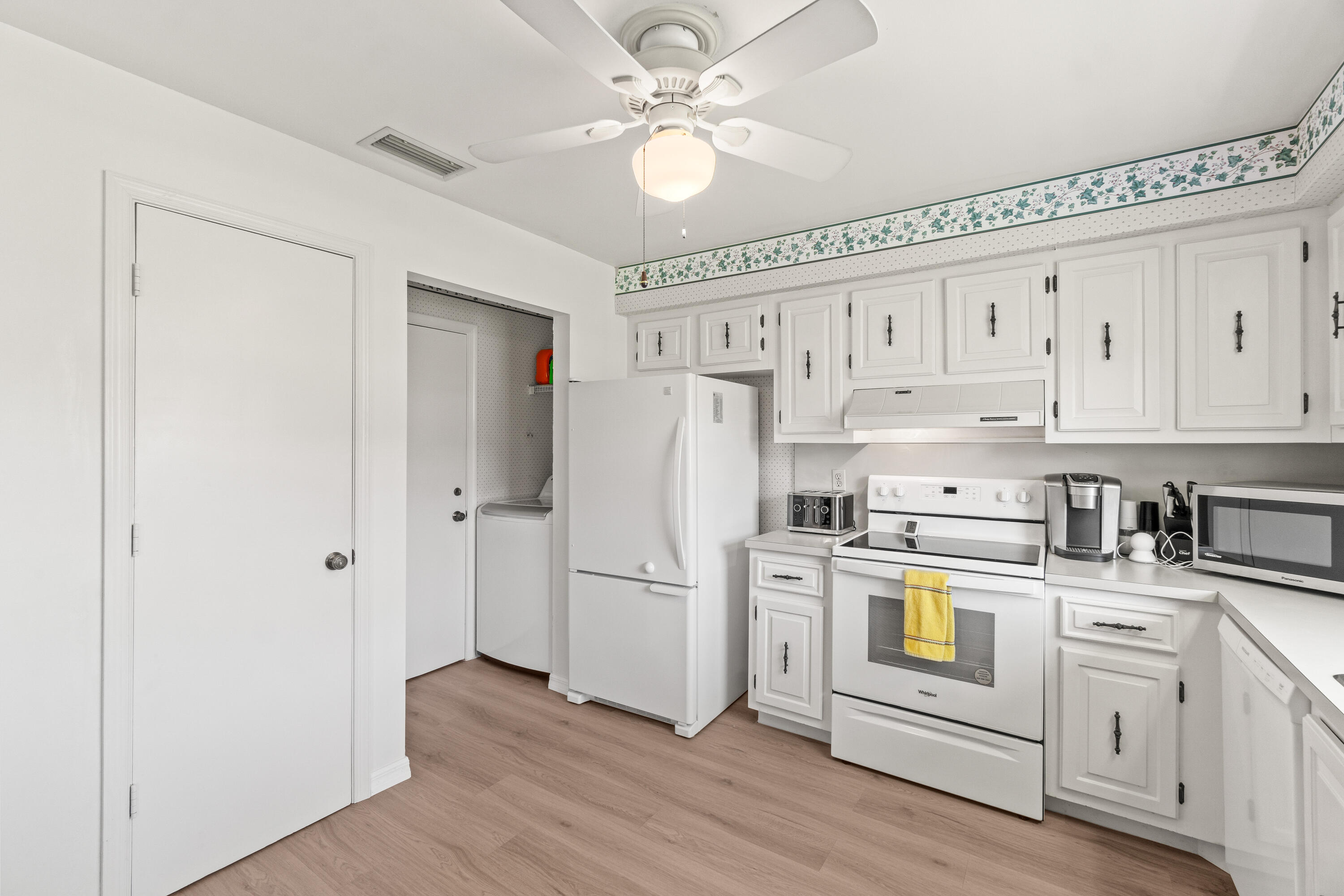 4858 Equestrian Road, Unit B Boynton Beach, FL 33436 - Photo 11 of 28 012-4858EquestrianRoad-B-BoyntonBeach-FL