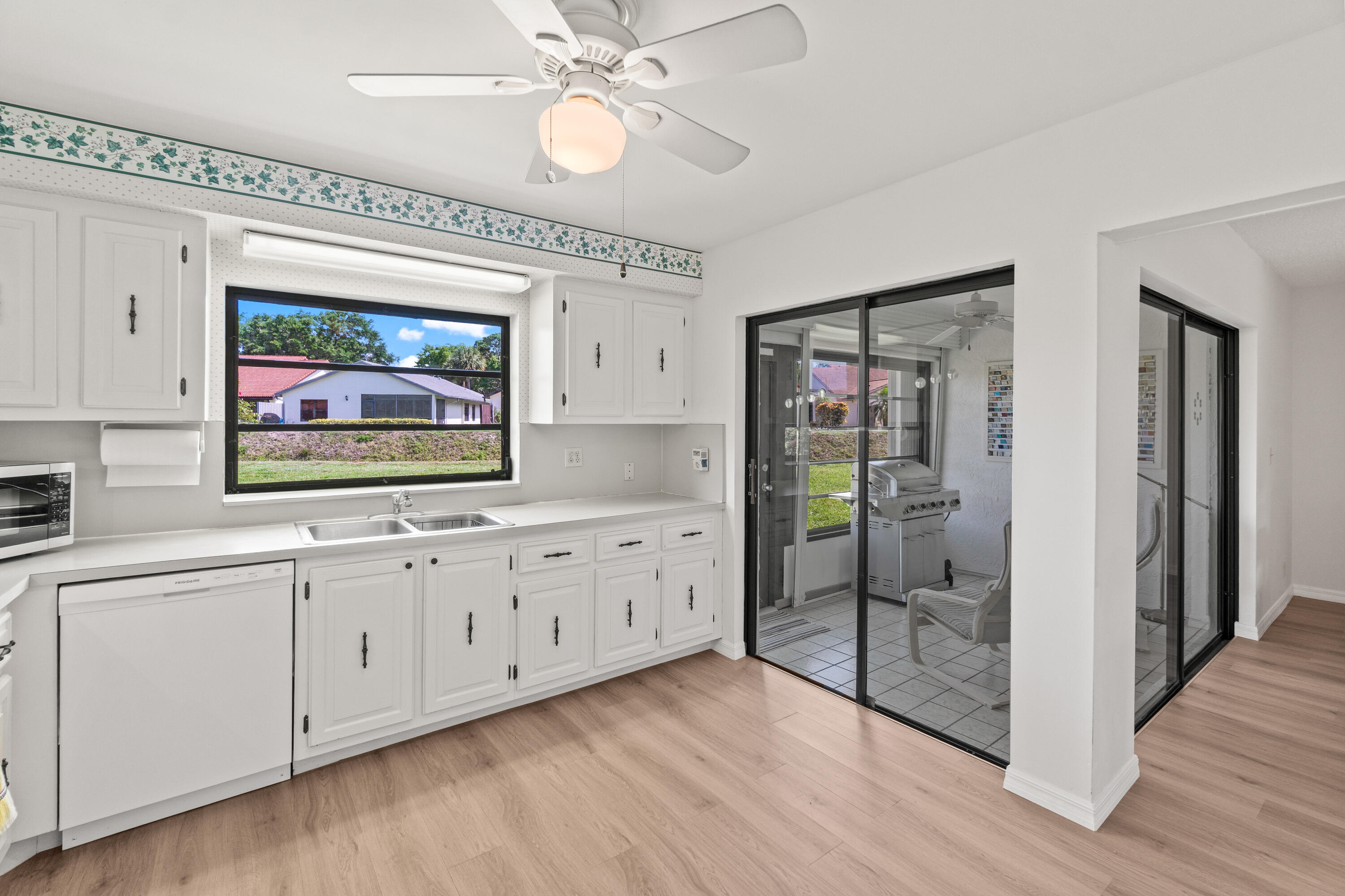 4858 Equestrian Road, Unit B Boynton Beach, FL 33436 - Photo 12 of 28 013-4858EquestrianRoad-B-BoyntonBeach-FL