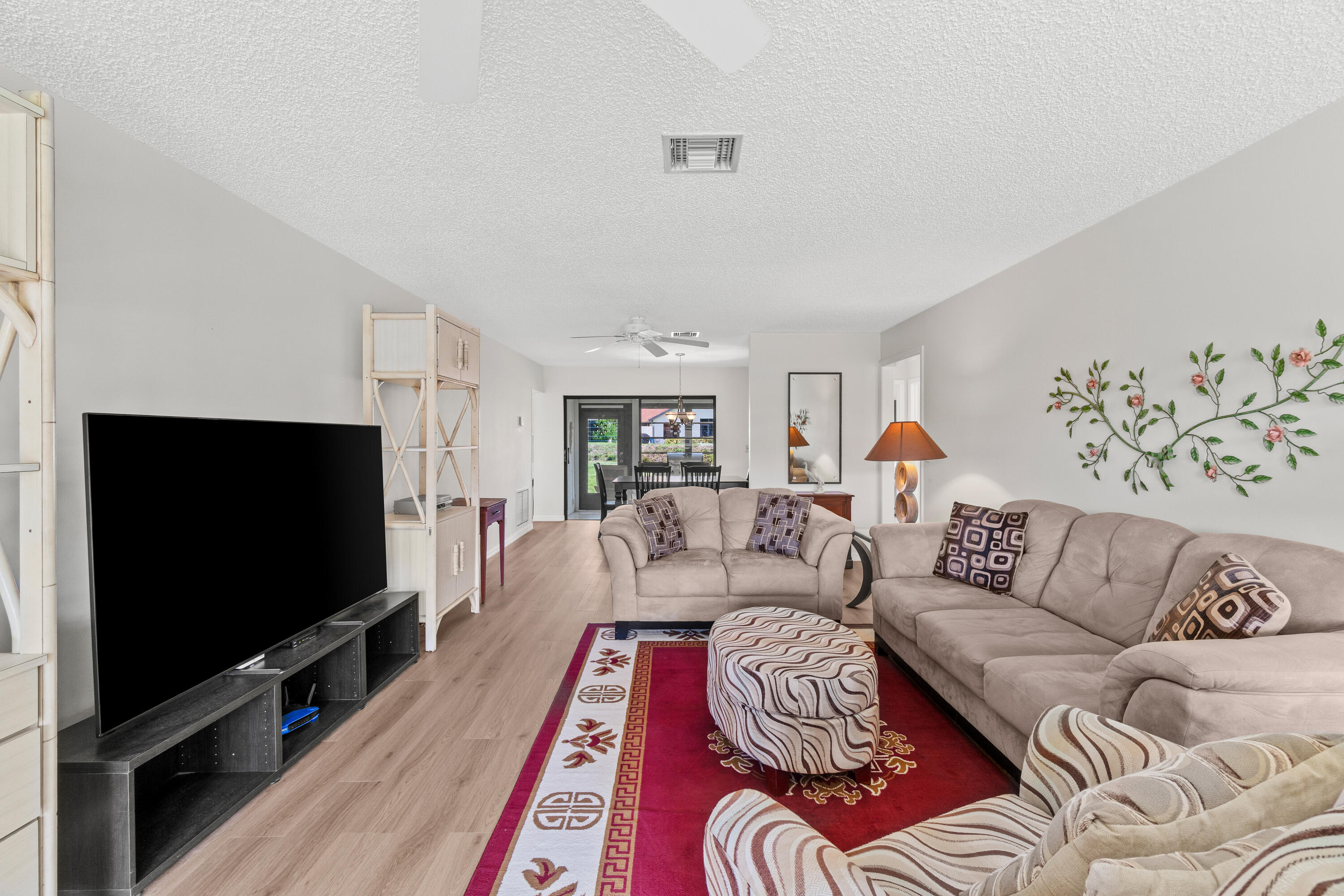 4858 Equestrian Road, Unit B Boynton Beach, FL 33436 - Photo 4 of 28 006-4858EquestrianRoad-B-BoyntonBeach-FL