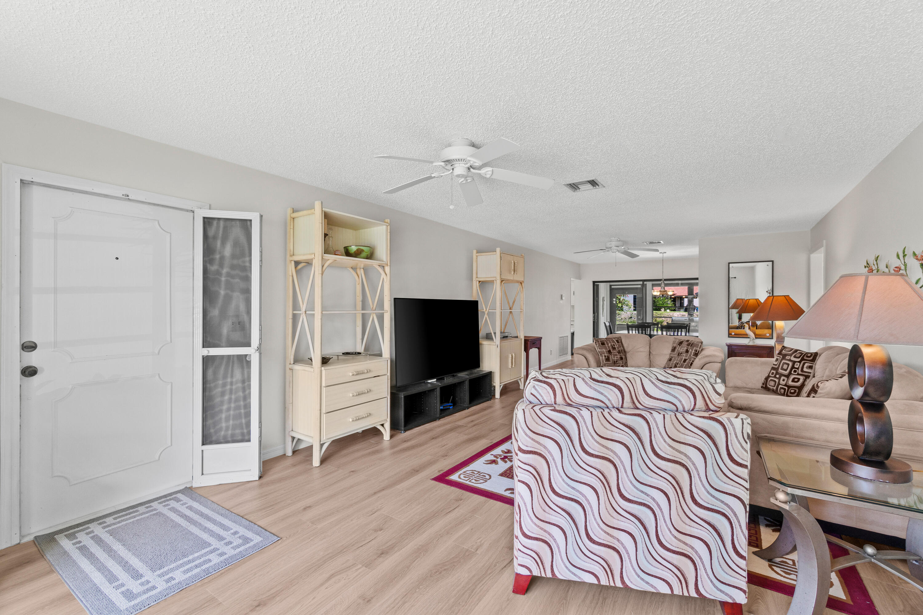 4858 Equestrian Road, Unit B Boynton Beach, FL 33436 - Photo 5 of 28 005-4858EquestrianRoad-B-BoyntonBeach-FL