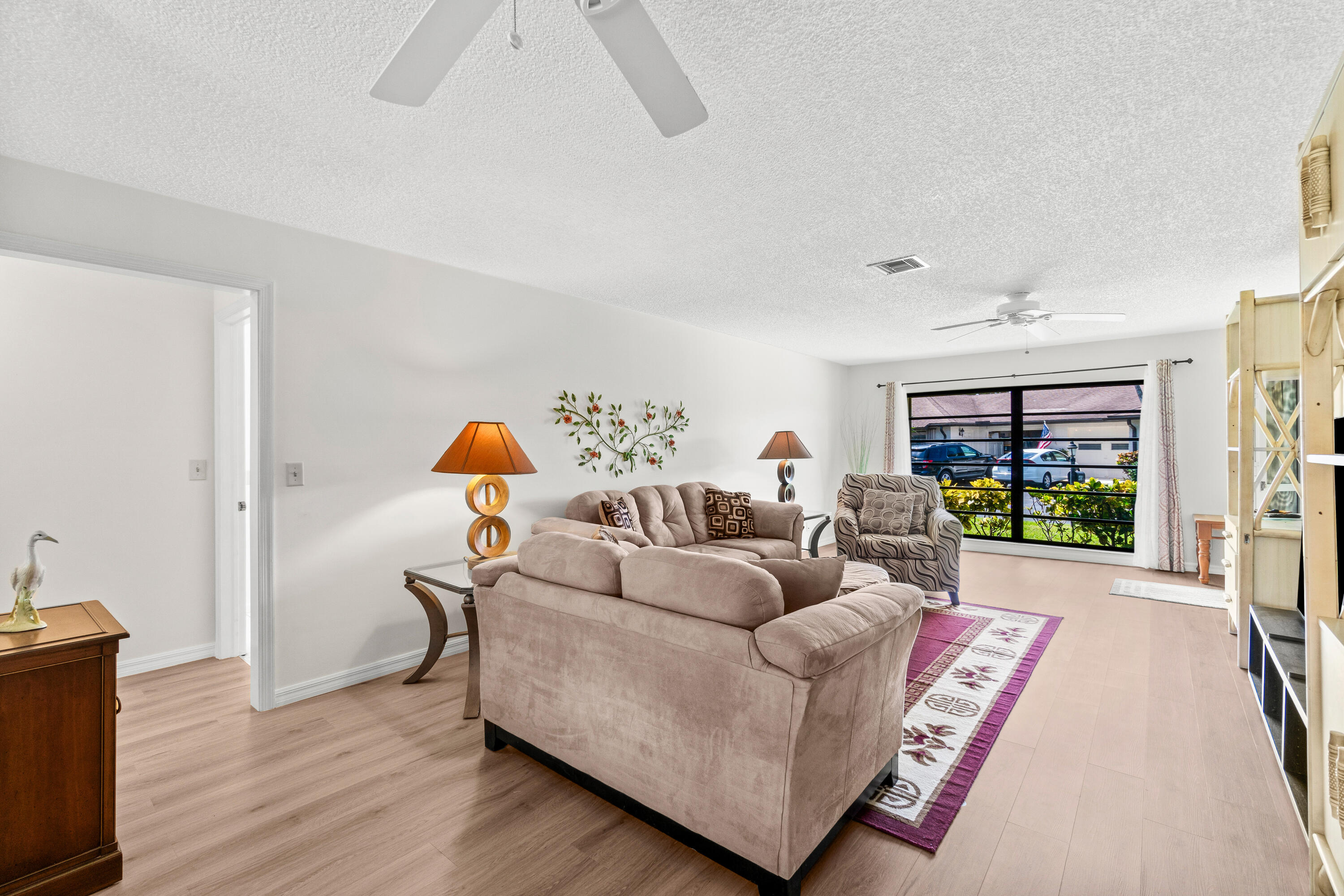 4858 Equestrian Road, Unit B Boynton Beach, FL 33436 - Photo 6 of 28 007-4858EquestrianRoad-B-BoyntonBeach-FL