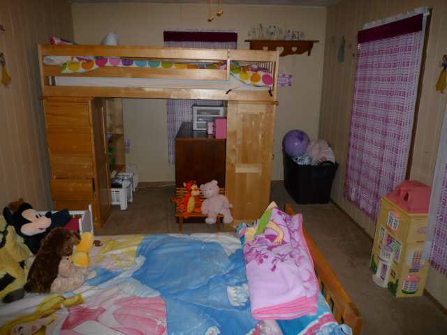 1213 Ridgeway Avenue Vincennes, IN 47591 - Photo 8 of 12 Gallery Image 8