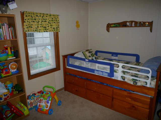 1213 Ridgeway Avenue Vincennes, IN 47591 - Photo 9 of 12 Gallery Image 9