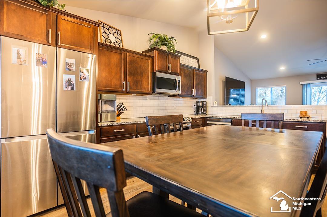 2105 Farm Valley Road Adrian, MI 49221 - Photo 4 of 26