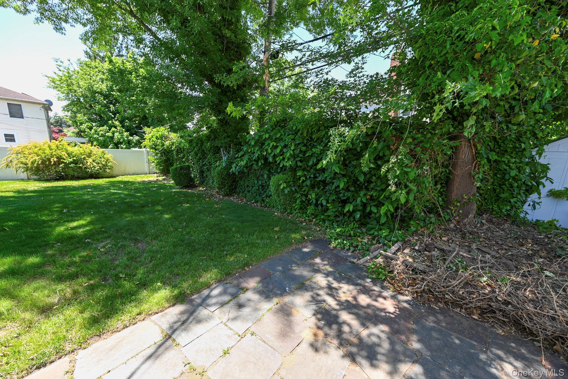 14 Webb Hill Road Great Neck, NY 11020 - Photo 27 of 31