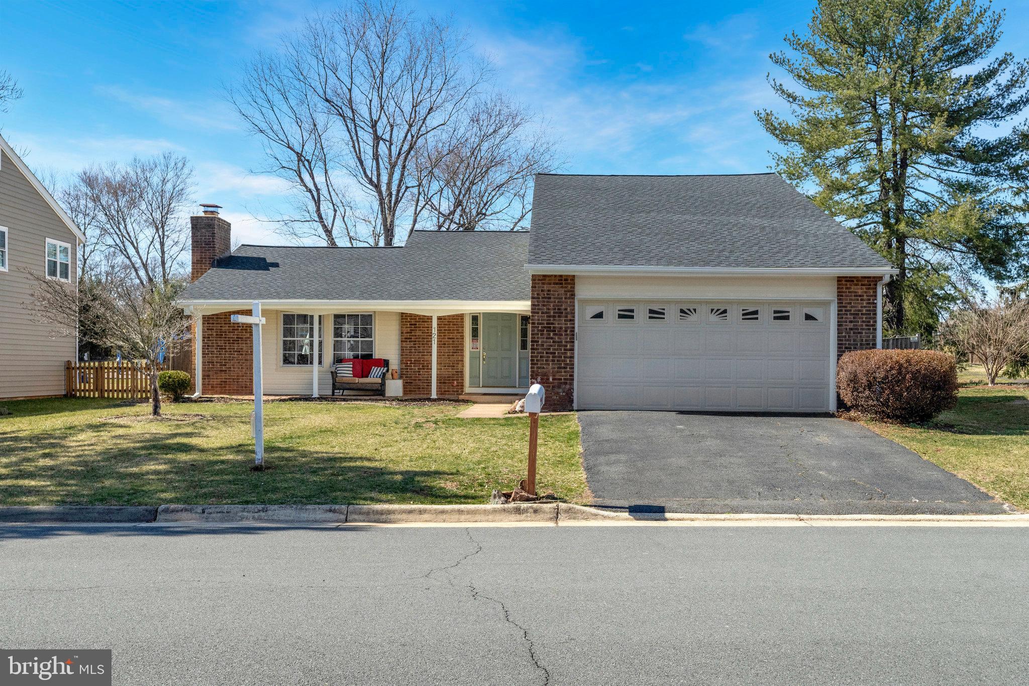 121 South Fox Road Sterling, VA 20164 - Photo 1 of 40 Gallery Image 1