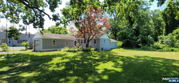 $525,000 | 347 Somerset Street, Stirling, NJ 07980