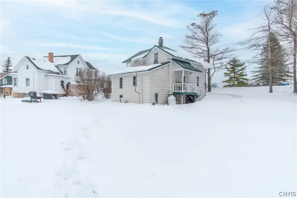 $129,900 | 32467 County Route 54, Chaumont, NY 13622