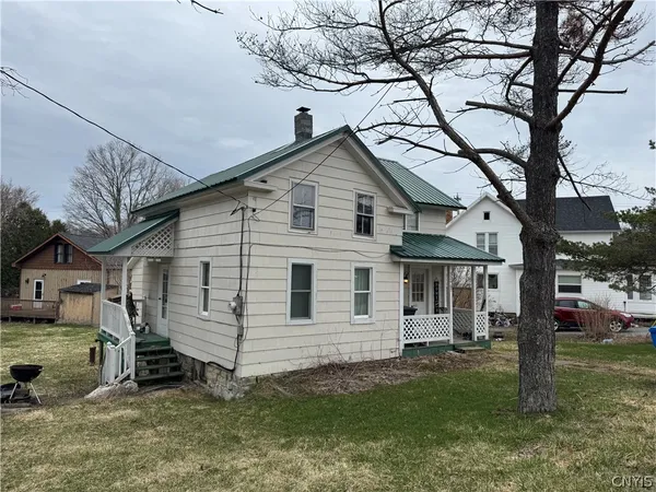 $129,900 | 32467 County Route 54, Chaumont, NY 13622