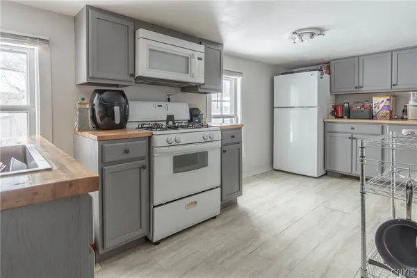 $129,900 | 32467 County Route 54, Chaumont, NY 13622