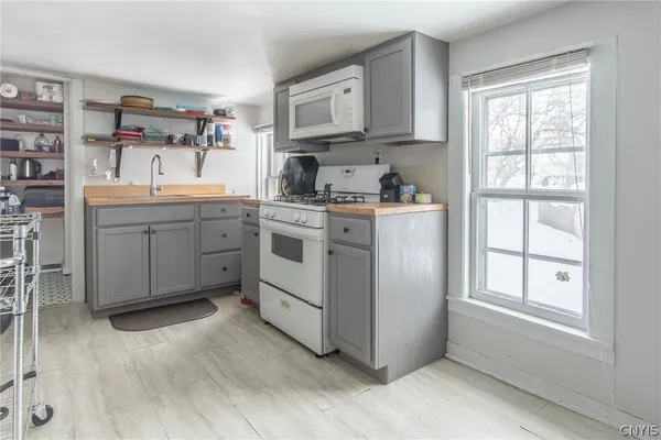 $129,900 | 32467 County Route 54, Chaumont, NY 13622