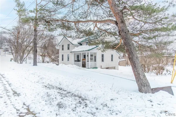 $129,900 | 32467 County Route 54, Chaumont, NY 13622