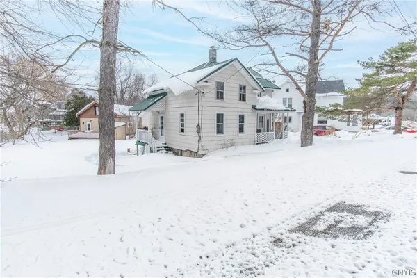 $129,900 | 32467 County Route 54, Chaumont, NY 13622