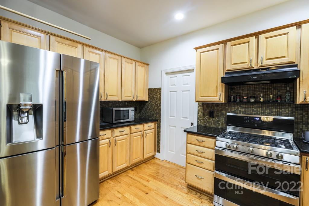 9442 Valley Road Charlotte, NC 28270 - Photo 8 of 28 Gallery Image 8