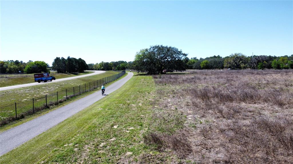 1290 Anderson Snow Road Spring Hill, FL 34609 - Photo 6 of 21 a view of an outdoor space and a yard