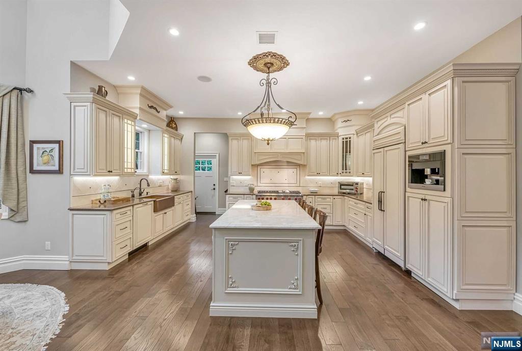 52 Hopper Farm Road Upper Saddle River, NJ 07458 - Photo 12 of 45