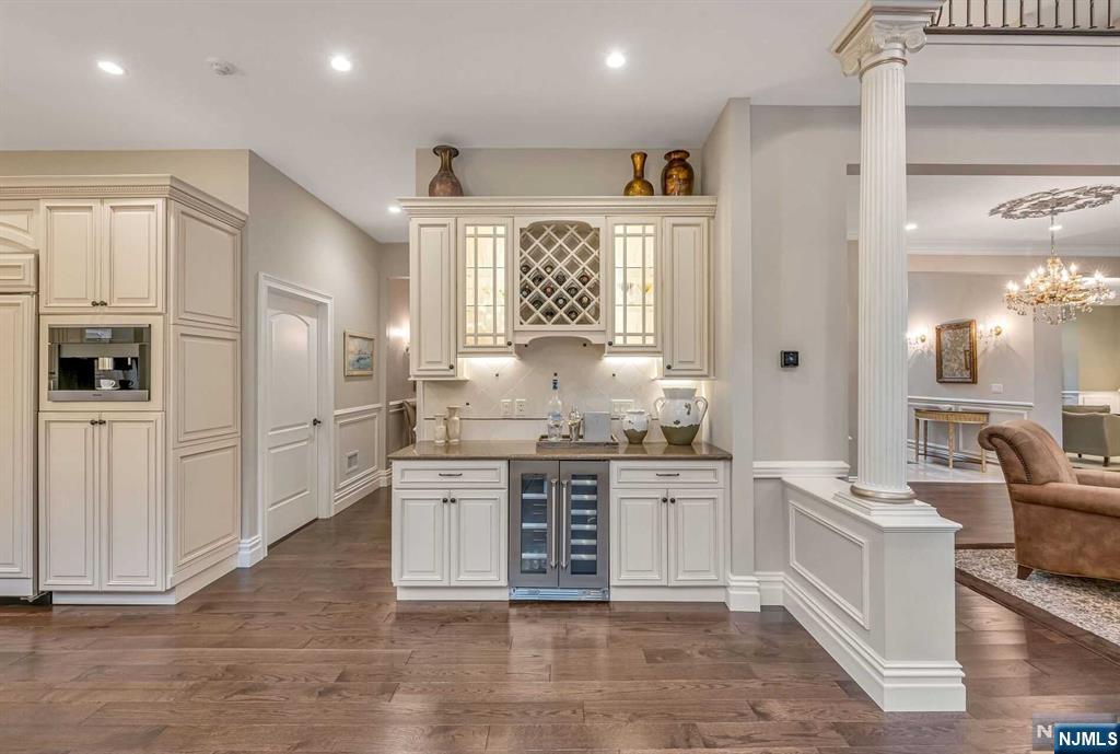 52 Hopper Farm Road Upper Saddle River, NJ 07458 - Photo 14 of 45