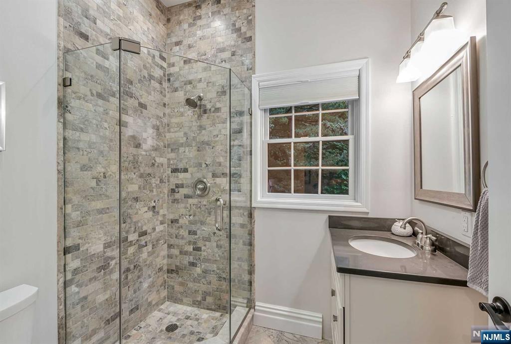 52 Hopper Farm Road Upper Saddle River, NJ 07458 - Photo 19 of 45