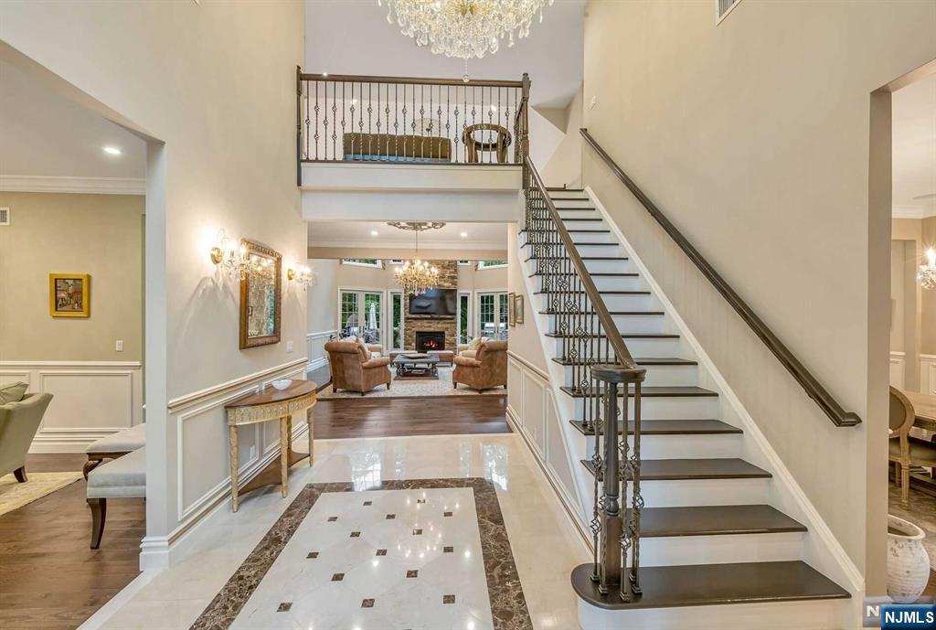 52 Hopper Farm Road Upper Saddle River, NJ 07458 - Photo 4 of 45