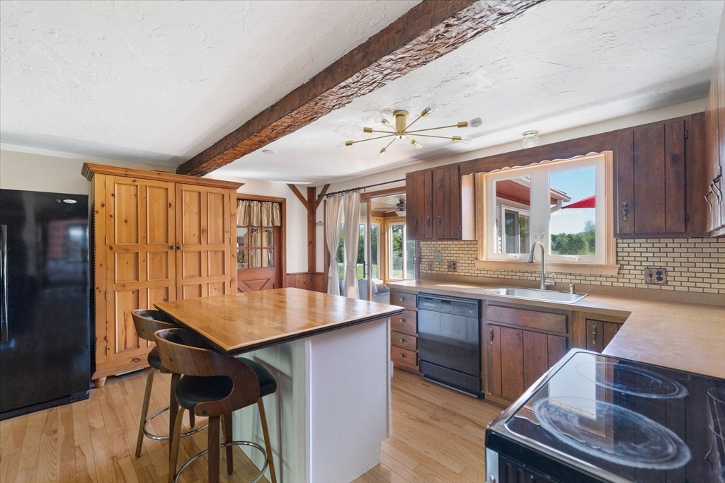 31 Dolan Road Millbury, MA 01527 - Photo 12 of 29