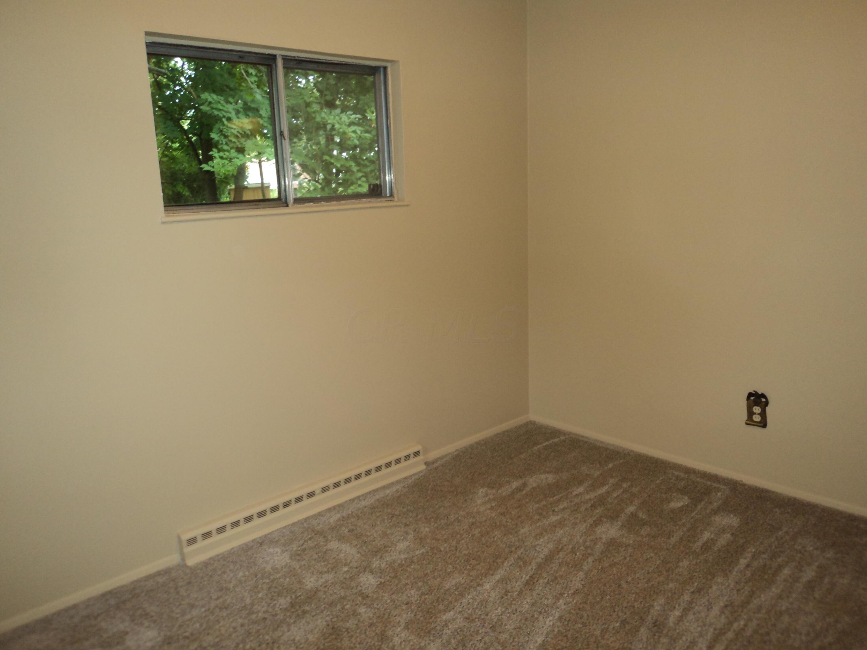 314 Smith Road Columbus, OH 43228 - Photo 14 of 27 DSC09038