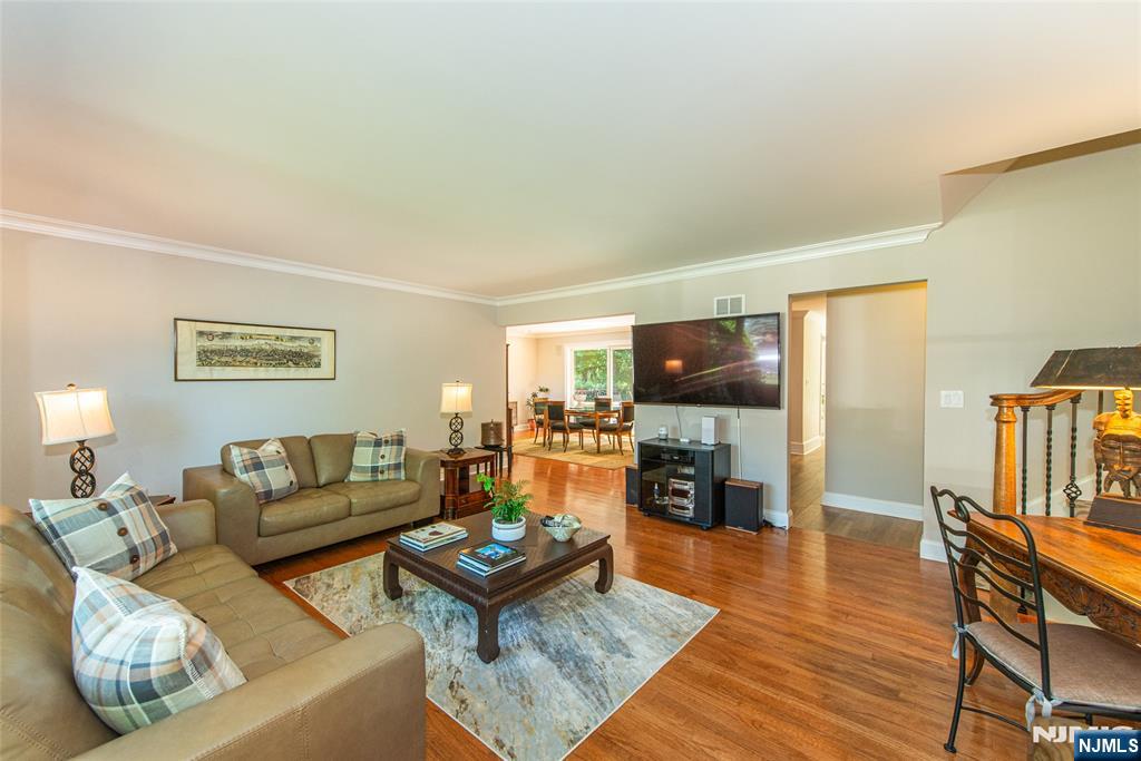 18 Teak Road Wayne, NJ 07470 - Photo 5 of 28