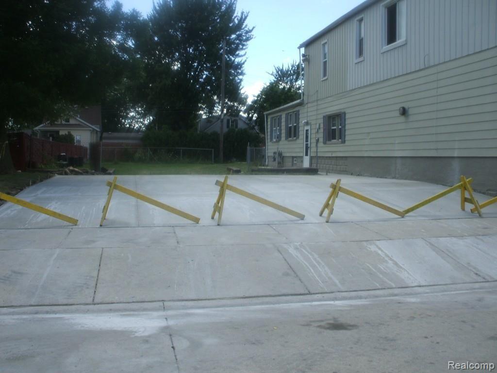 17146 Quarry Road Riverview, MI 48193 - Photo 12 of 16 DSCF4556.jpg
