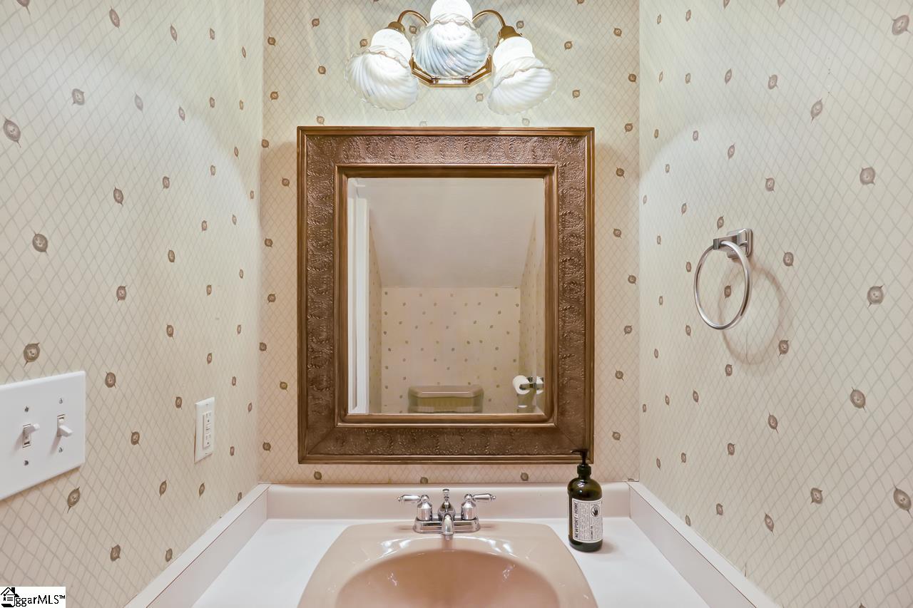 1117 Roper Mountain Road Greenville, SC 29615 - Photo 24 of 35