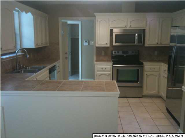 1826 Michel Delving Road Baton Rouge, LA 70810 - Photo 3 of 5