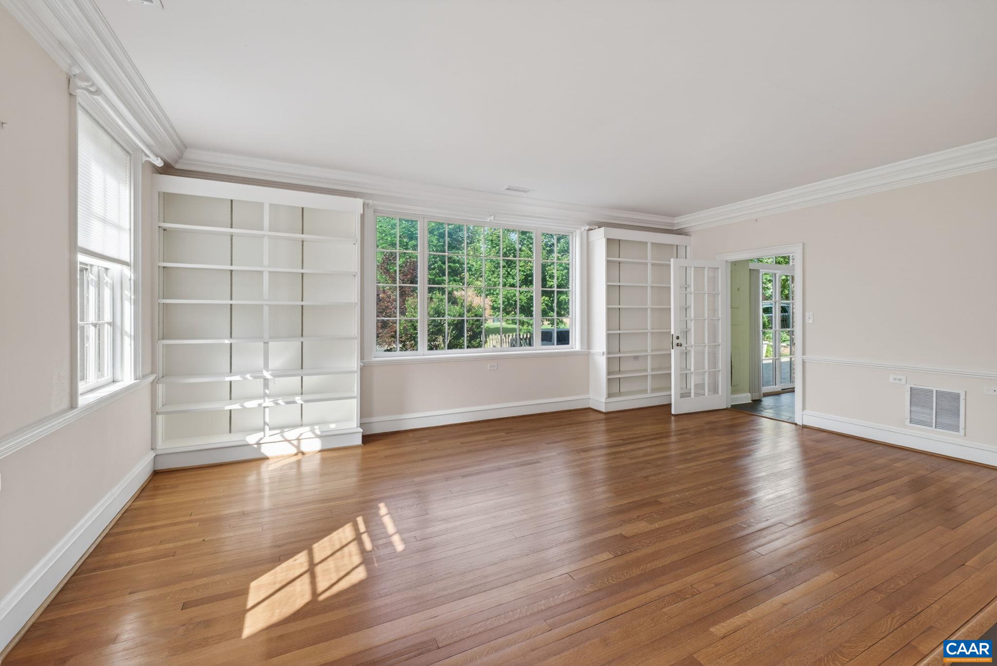 321 Alderman Road Charlottesville, VA 22903 - Photo 5 of 60