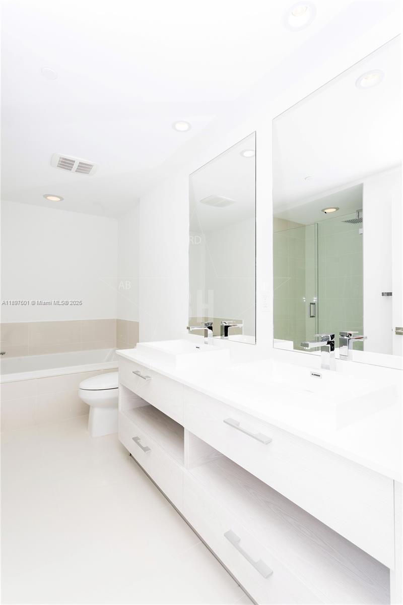 55 Southwest 9th Street, Unit 3006 Miami, FL 33130 - Photo 12 of 38