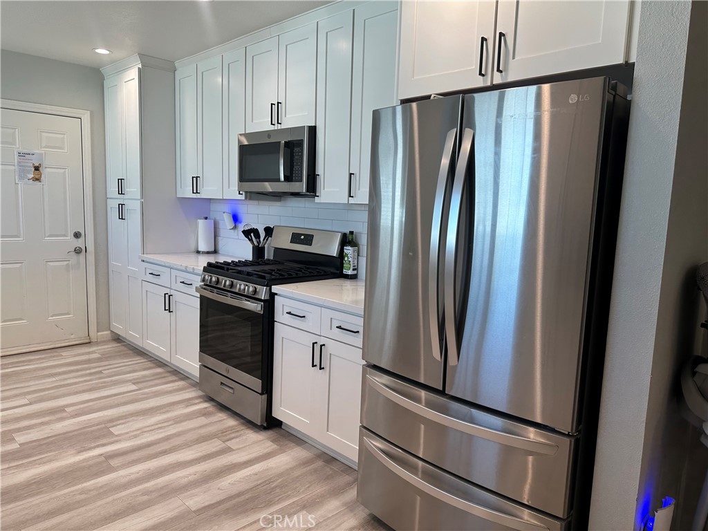 114 South Acacia Avenue Rialto, CA 92376 - Photo 11 of 27 view kitchen appliances
