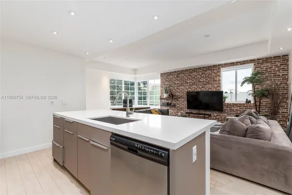 $2,900 | 820 Euclid Avenue, Unit 305, Miami Beach, FL 33139