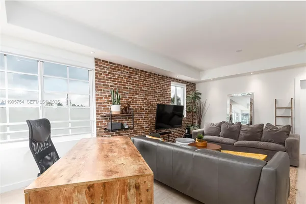 $2,900 | 820 Euclid Avenue, Unit 305, Miami Beach, FL 33139