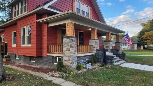 $515,900 | 417 South 5th Street, Odessa, MO 64076