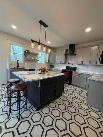 $515,900 | 417 South 5th Street, Odessa, MO 64076