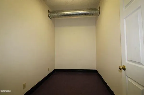 $650 | 9 North Van Buren Avenue, Freeport, IL 61032