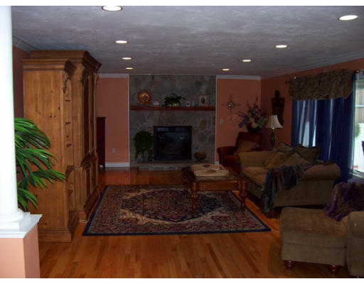 194 Judge Road Lynn, MA 01904 - Photo 3 of 13 Gallery Image 3
