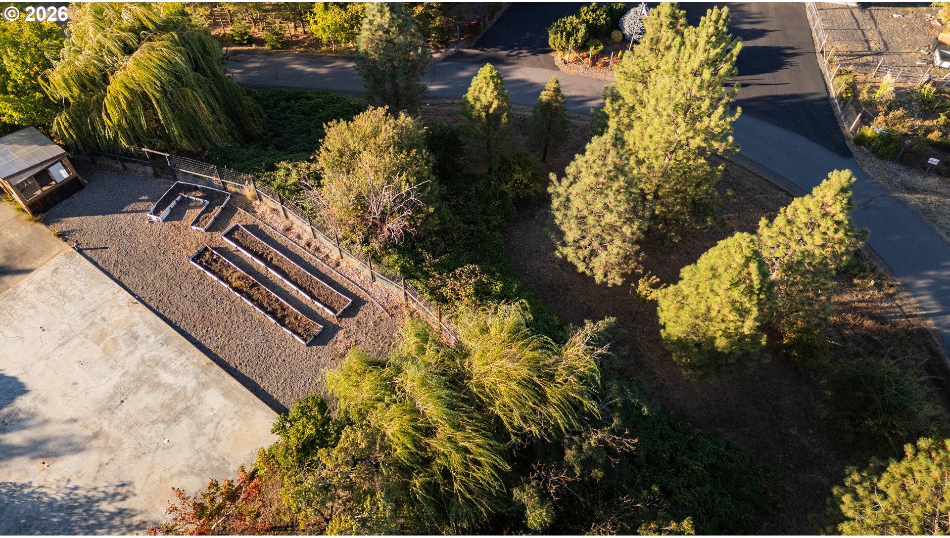 595 Northwest Country View Road White Salmon, WA 98672 - Photo 47 of 48 Garden