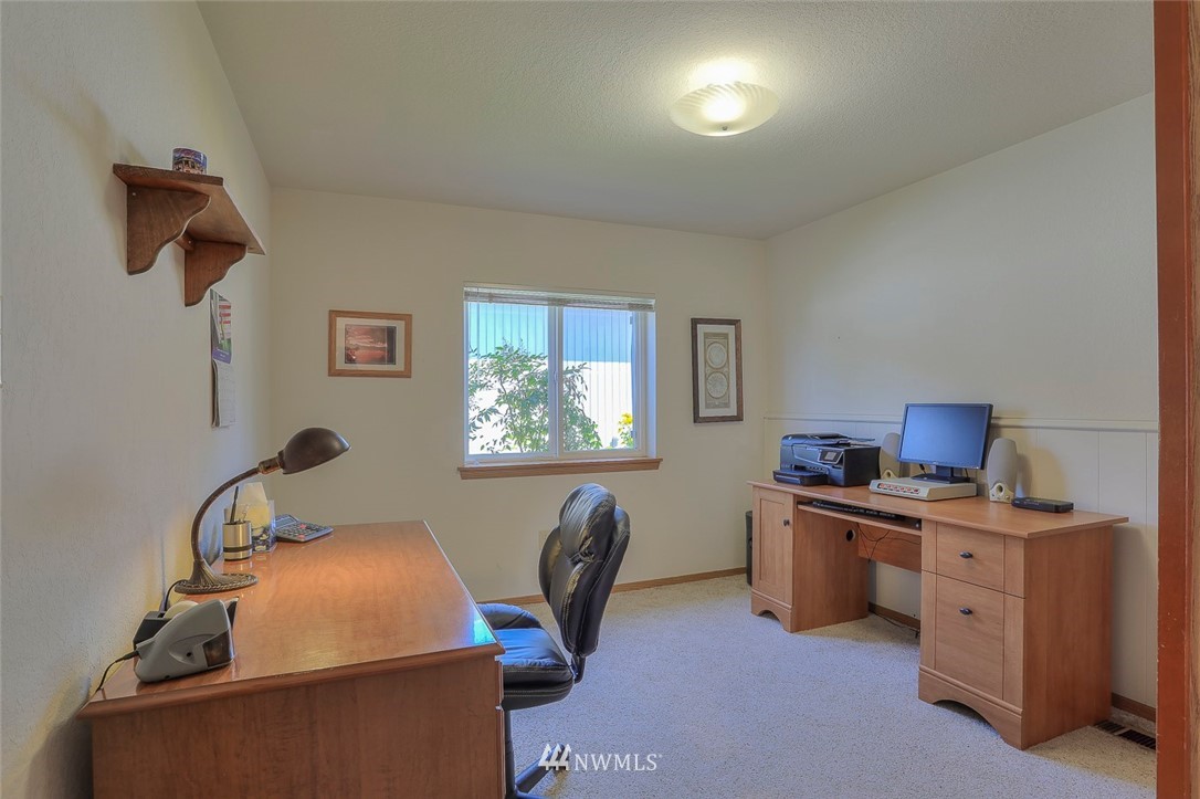 23820 7th Place West Bothell, WA 98021 - Photo 18 of 25