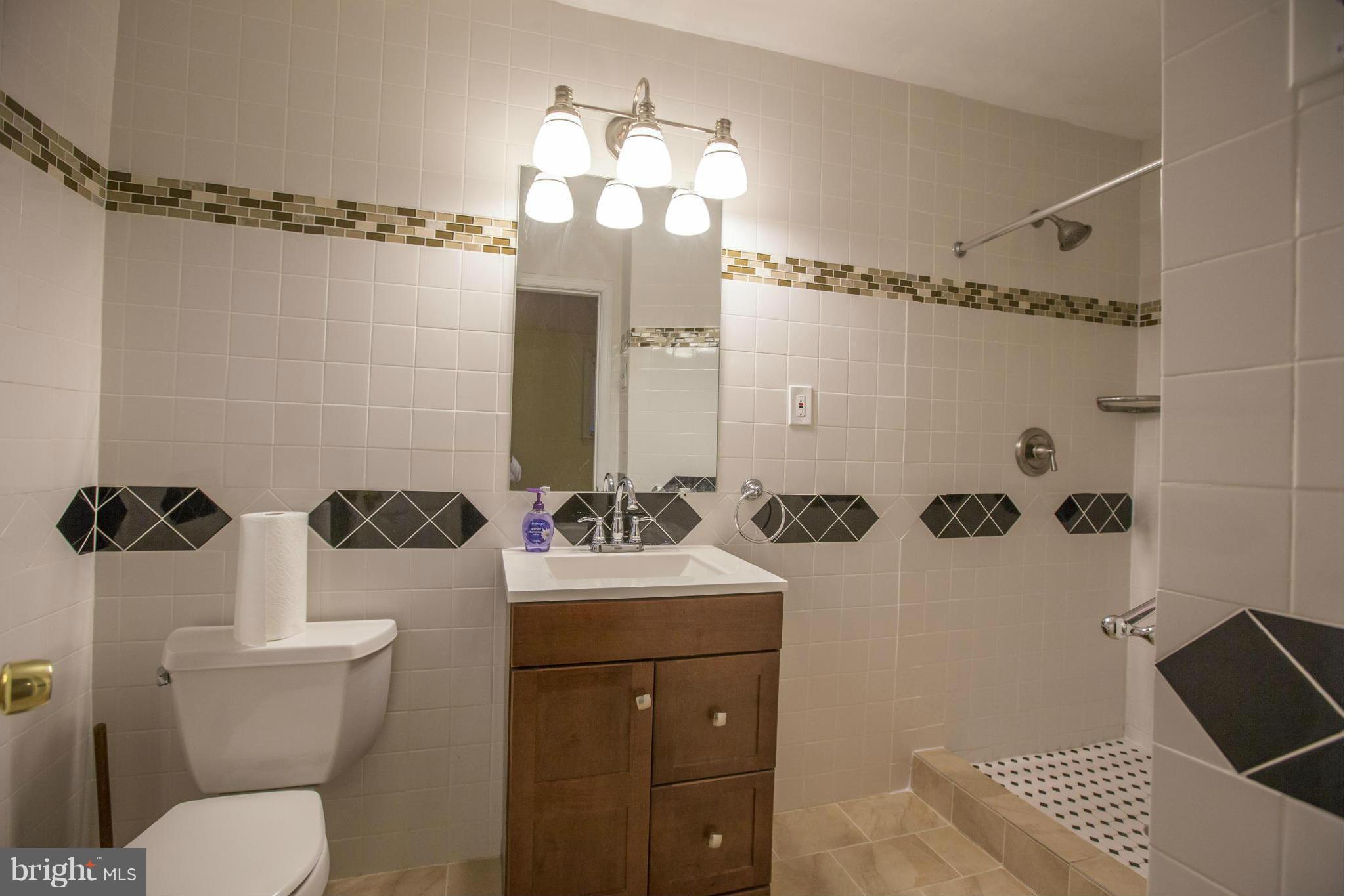 4025 Gallows Road Annandale, VA 22003 - Photo 12 of 23 Bath (Master)