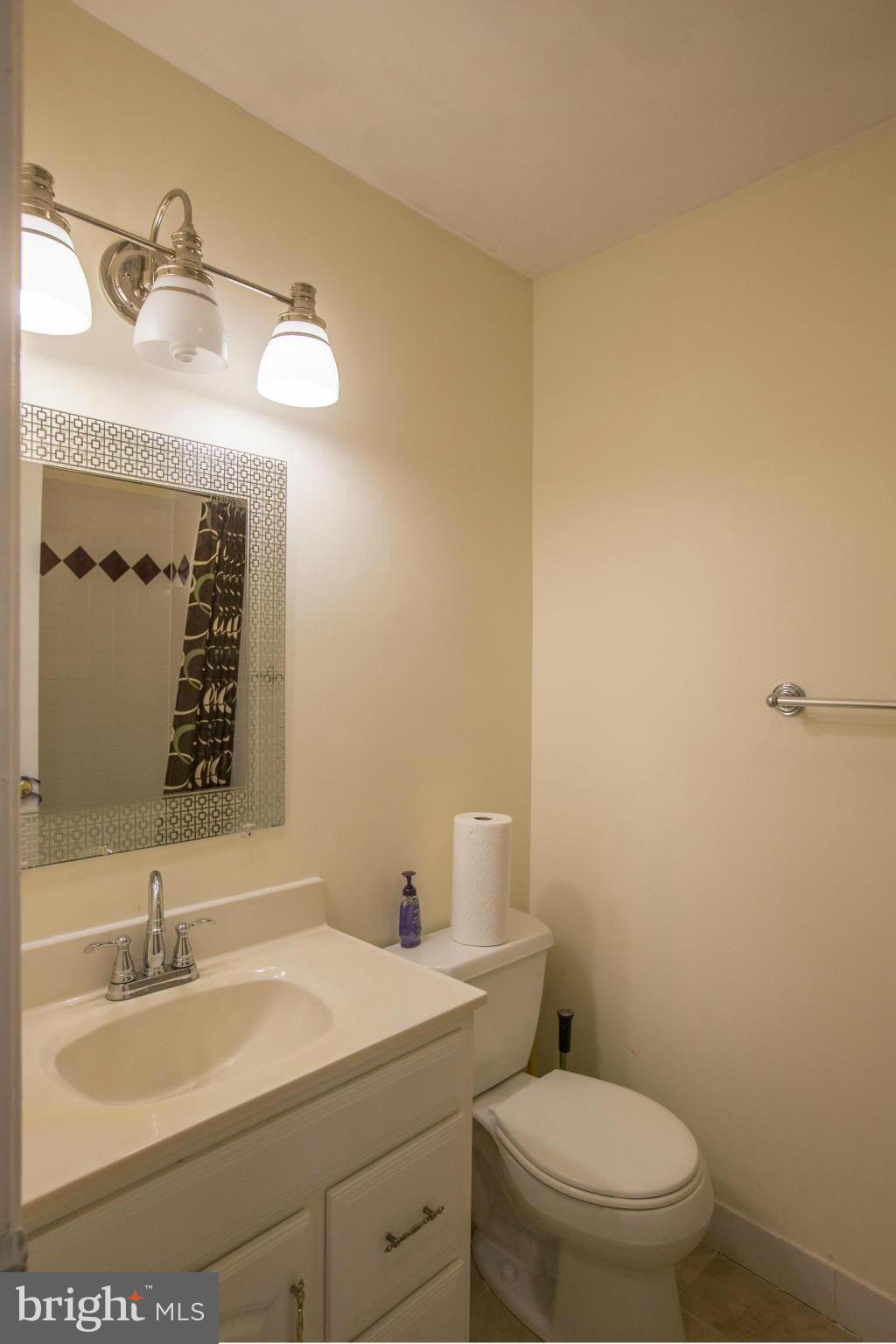 4025 Gallows Road Annandale, VA 22003 - Photo 13 of 23 Bath