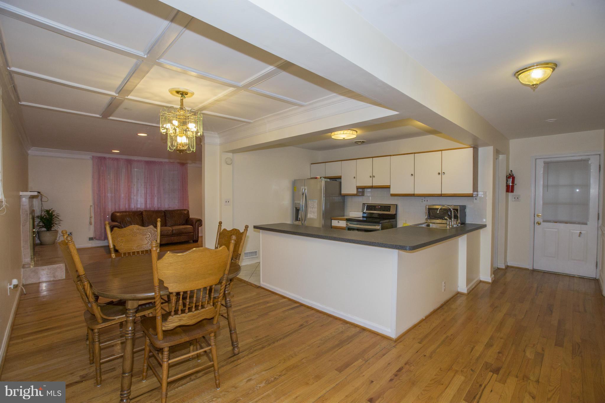 4025 Gallows Road Annandale, VA 22003 - Photo 20 of 23 Kitchen